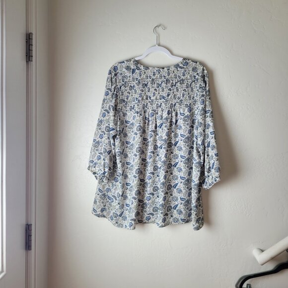 Rose & Olive Plus Size Button Front Floral Boho Blouse - Picture 4 of 7